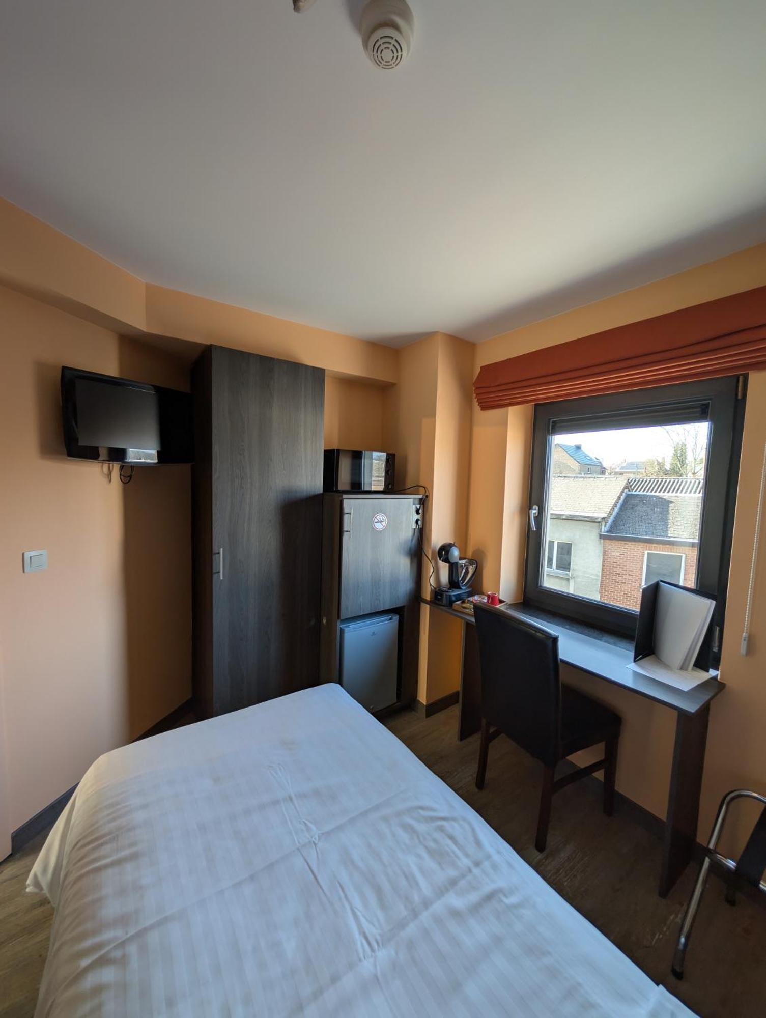 A Fleur De Couette Hotel Auvelais Exterior foto